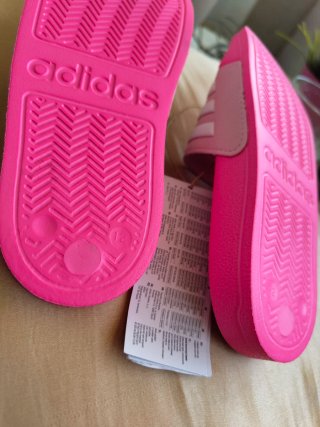 Chanclas Adidas rosas talla 31