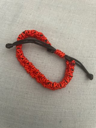 5 Pulseras Rojas Nuevas y 5 Usadas