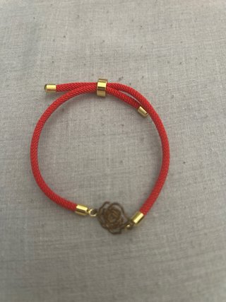 5 Pulseras Rojas Nuevas y 5 Usadas