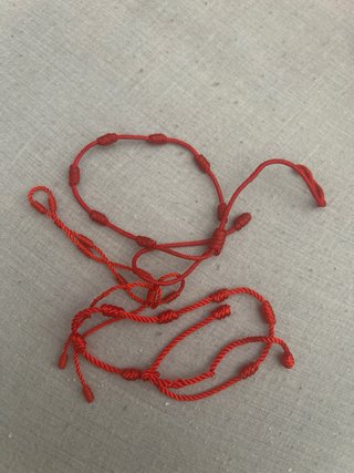 5 Pulseras Rojas Nuevas y 5 Usadas