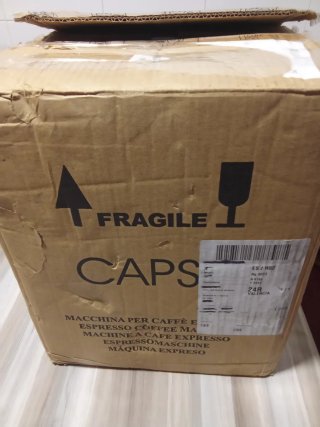 Cafetera de cápsulas negra