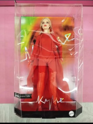 A ESTRENAR Barbie Signature Kylie Minogue