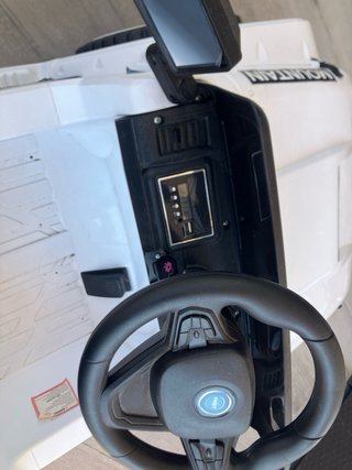 Jeep elettrica con telecomando