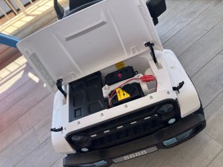 Jeep elettrica con telecomando