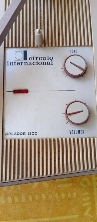 Tocadiscos Portátil marca Círculo Internacional