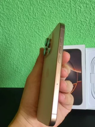 iPhone 16 Pro 256GB Desierto Titanio