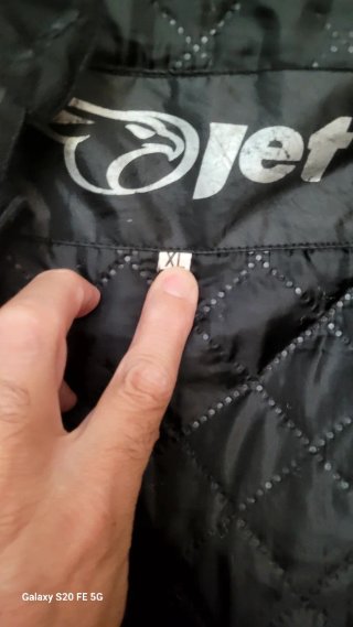 Chaqueta de moto JET negra y azul