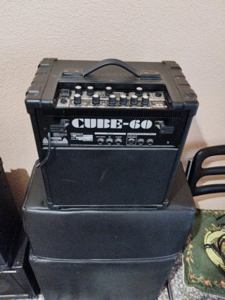 Amplificador Roland Cube 60 Guitarra Eléctrica