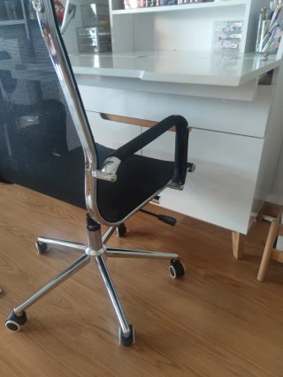 Escritorio Secreter Blanco y Madera.