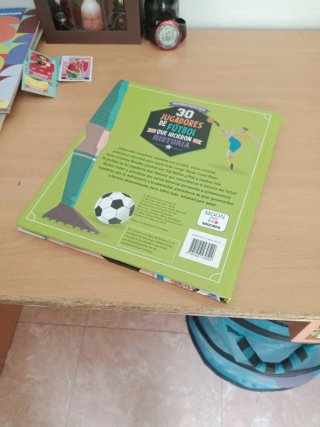 30 jugadores de fútbol que hicieron historia libro