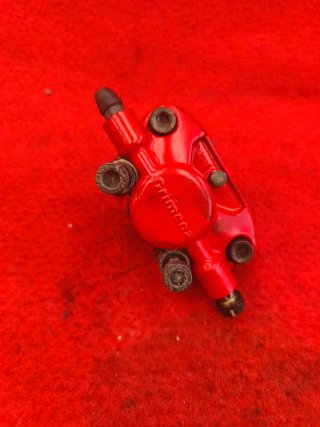 Pinza de freno trasero yamaha aerox
