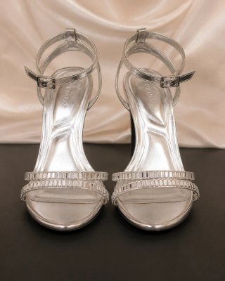 Sandalias plateadas tacón alto Talla 38