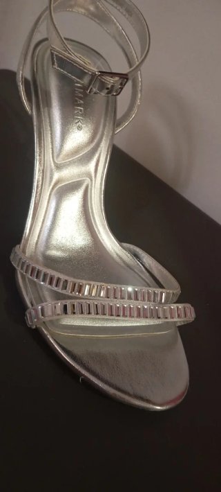 Sandalias plateadas tacón alto Talla 38