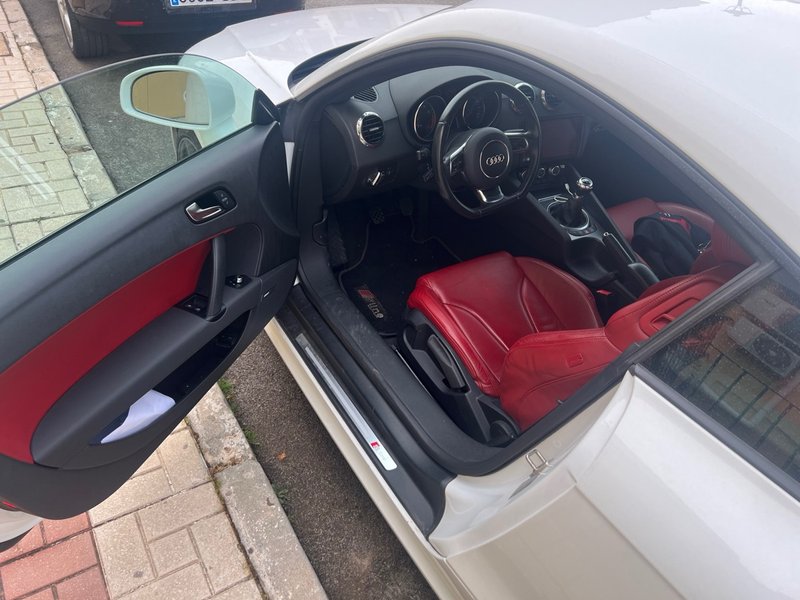 Audi TT 2010 - foto 1