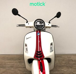 VESPA GTS 300 SUPER (IVA DEDUCIBLE)