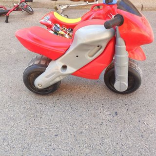 URGENTE! 2 Motos infantiles,Paw Patrol y otra roja