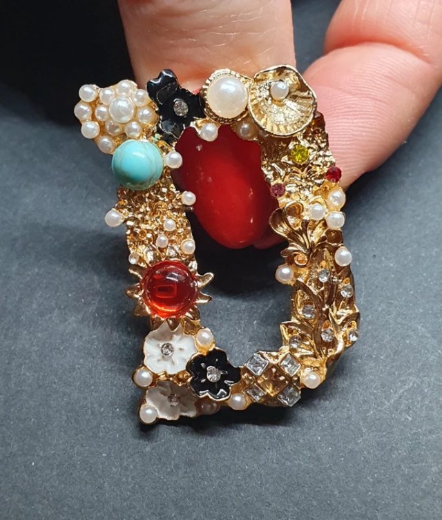 Broche Letra D Vintage Perlas Flores