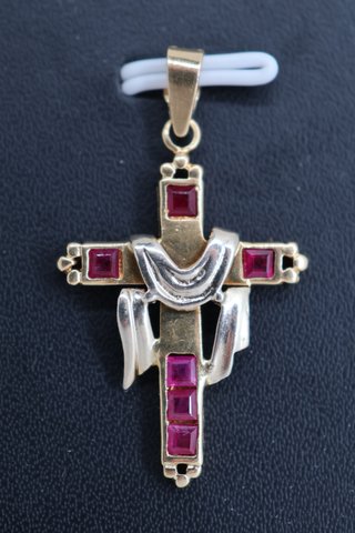 J-0888 Cruz 18K Oro con Piedras Rojas