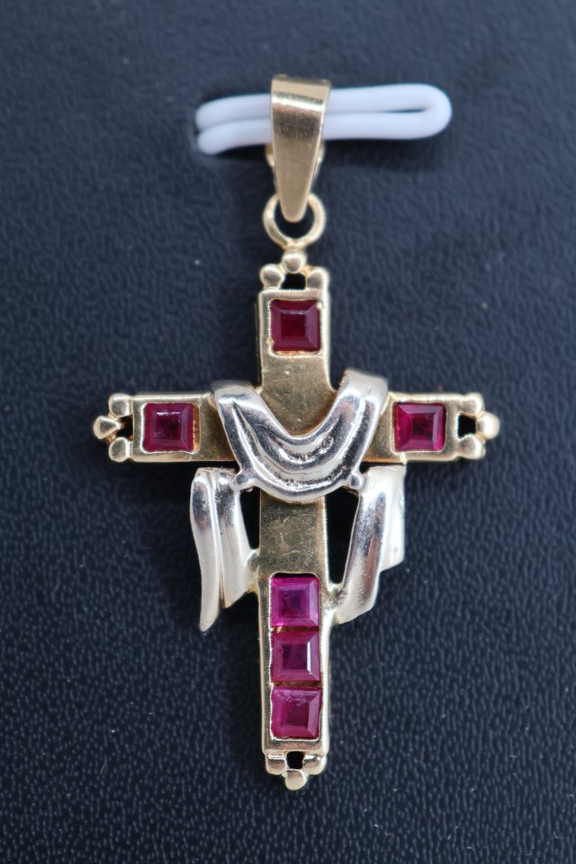 J-0888 Cruz 18K Oro con Piedras Rojas