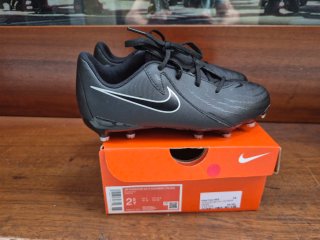 Botas de fútbol Nike Phantom GX Academy Niño