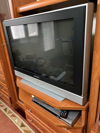 TV Samsung + reproductor DVD y TDT