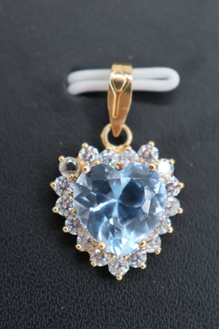 J-0889 Colgante corazón oro 18K