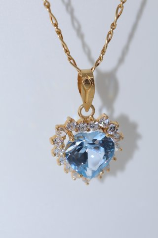 J-0889 Colgante corazón oro 18K