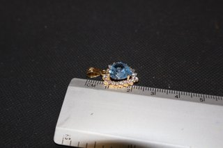 J-0889 Colgante corazón oro 18K