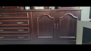Comedor o mueble clásico de madera con mesa,sillas