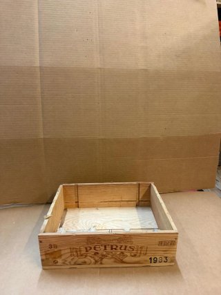 Caja de madera Petrus 1983