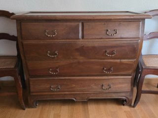 Conjunto dormitorio madera con cabezal, mesitas...