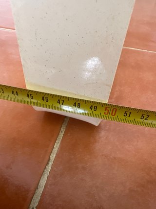 Silla blanca de plástico pilipropileno