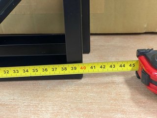 Escuadras metálicas negras 40 cmts