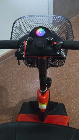 Scooter Silla de ruedas eléctrica roja
