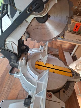 Ingletadora Dewalt maquina cortar