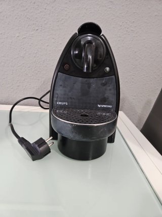 Cafetera Krups Nespresso Negra