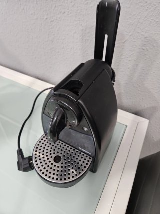 Cafetera Krups Nespresso Negra
