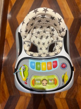 Andador bebé Monsieur Bébé con juguetes