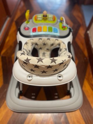Andador bebé Monsieur Bébé con juguetes