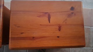 Mesita de noche madera provenzal