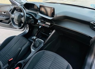 Peugeot 208 2021