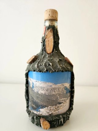 Bottiglia decorativa con le Dolomiti per taverne