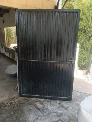 Puerta almacén