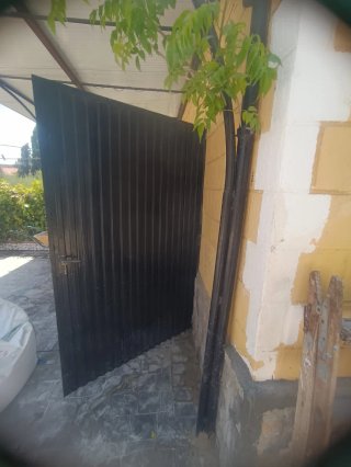 Puerta almacén