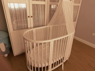 Minicuna y cuna evolutiva Stokke