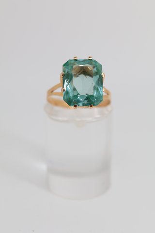 J-0893 Anillo Cocktail Cristal Esmeralda Dorado