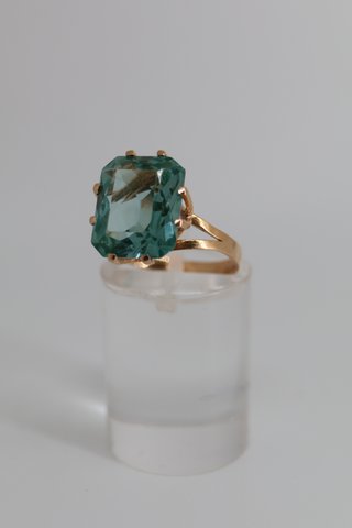 J-0893 Anillo Cocktail Cristal Esmeralda Dorado