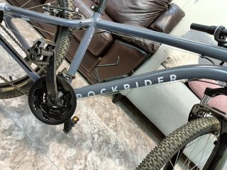 Bicicleta Rockrider gris con documentos