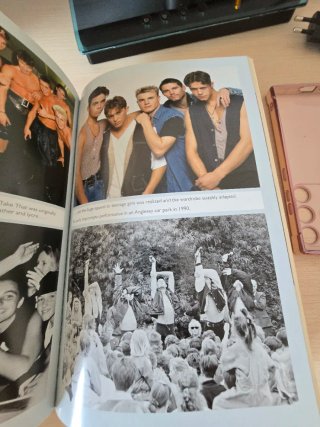 Libro Robbie & Gary It'a complicated de Paul Scott