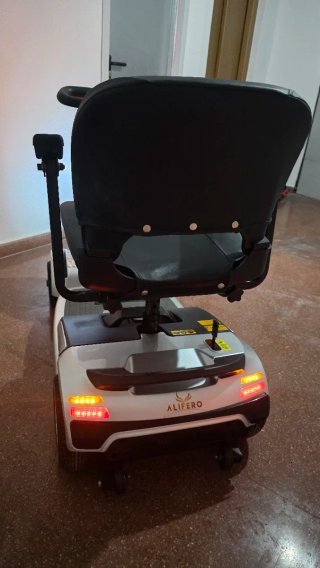 Scooter eléctrico movilidad reducida